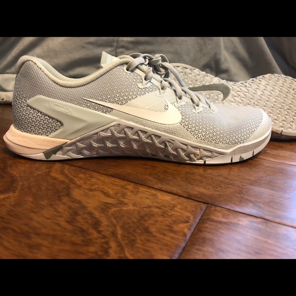 women's metcon 4 training shoe